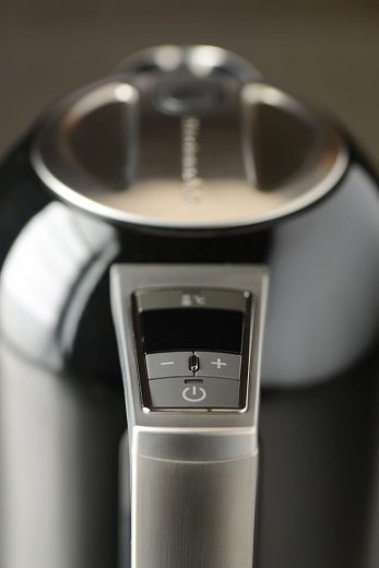 KitchenAid vattenkokare röd 1,7 liter med temperaturdisplay