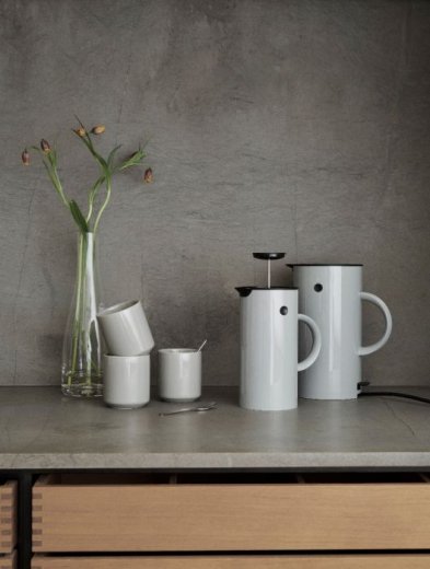 Stelton EM77 Vattenkokare 1,5 liter ljusgrå