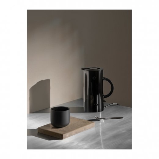 Stelton EM77 Vattenkokare 0,5 liter, Black