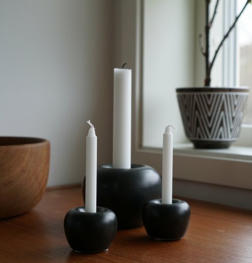 Born in Sweden Äpple Ljusstake liten 2-pack svart